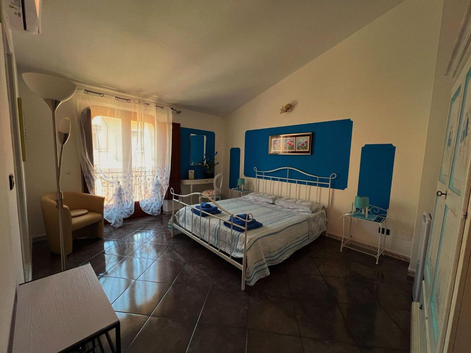 Locazioni Brevi La Rosaviola Guest Rooms Теулада Экстерьер фото