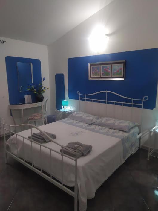Locazioni Brevi La Rosaviola Guest Rooms Теулада Экстерьер фото